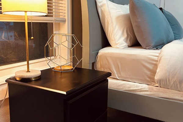 Tabla de planchar con plancha, Internet, ropa de cama