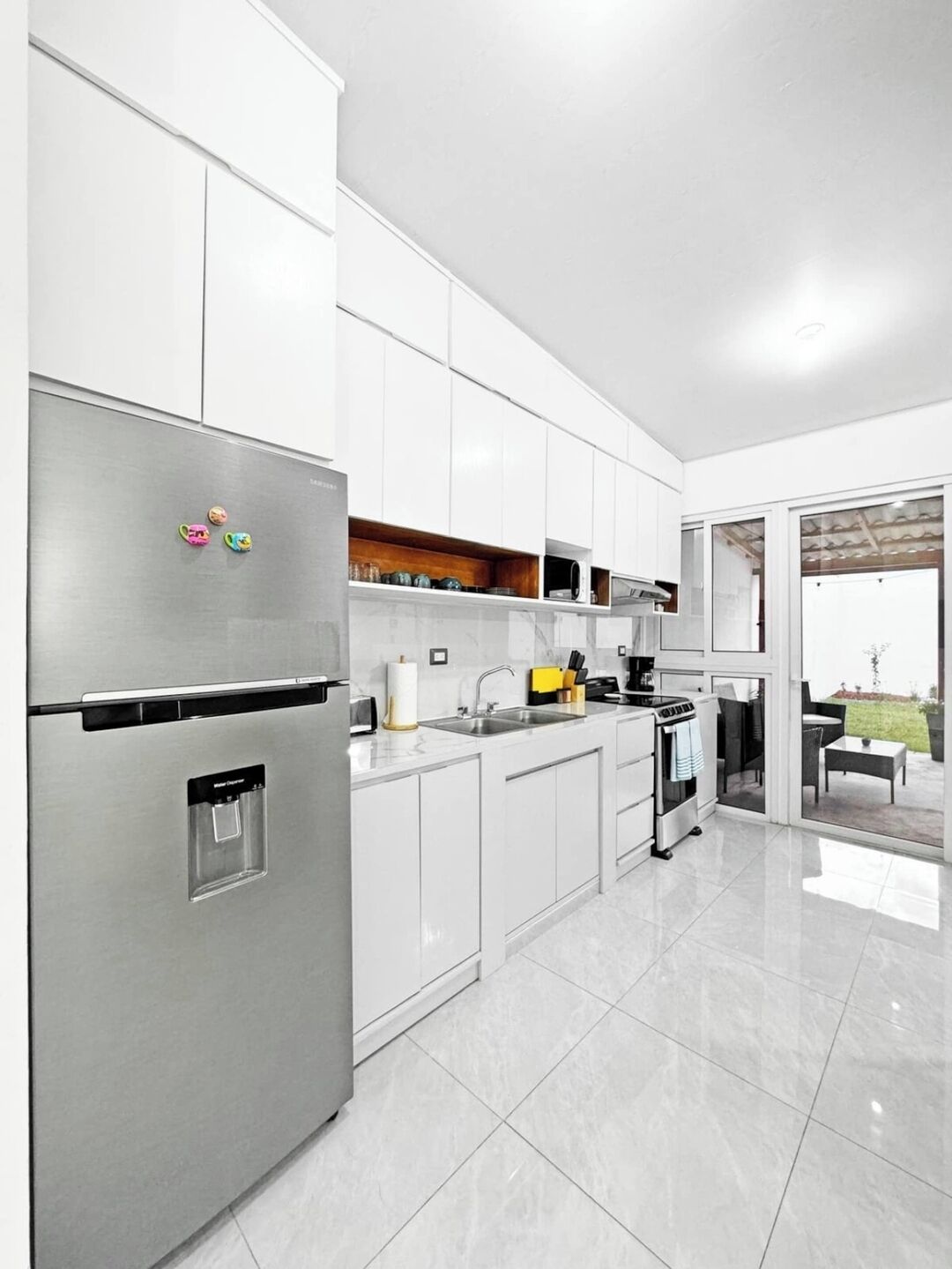 Køleskab, mikrobølgeovn, ovn, kogeplade