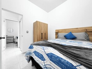 熨斗/熨衫板、Wi-Fi、床單