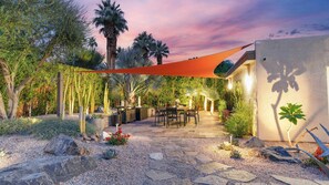 Interior - Design-forward Palm Springs Home w/ Saltwater Pool, Lush Yard & Multiple Outdoor Dining Areas Casa Papagayo by Avantstay (Palm Springs)