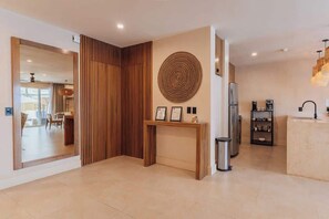 Interior - Playa del Carmen - STEPS FROM BEACH & 5th Ave (Playa Del Carmen)