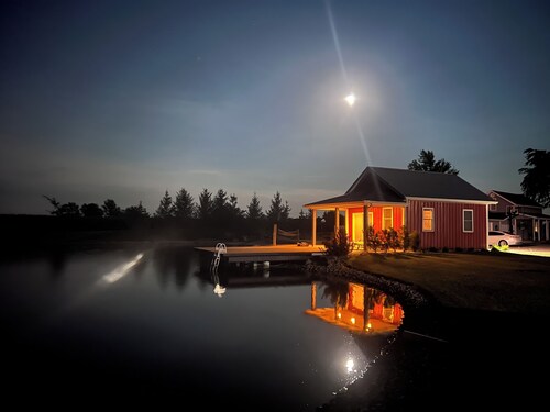 Cozy cabin in Cloverdale