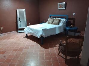 Deluxe Double Room | Free WiFi - hotel sarita &  apartamentos (San Miguel de Allende)