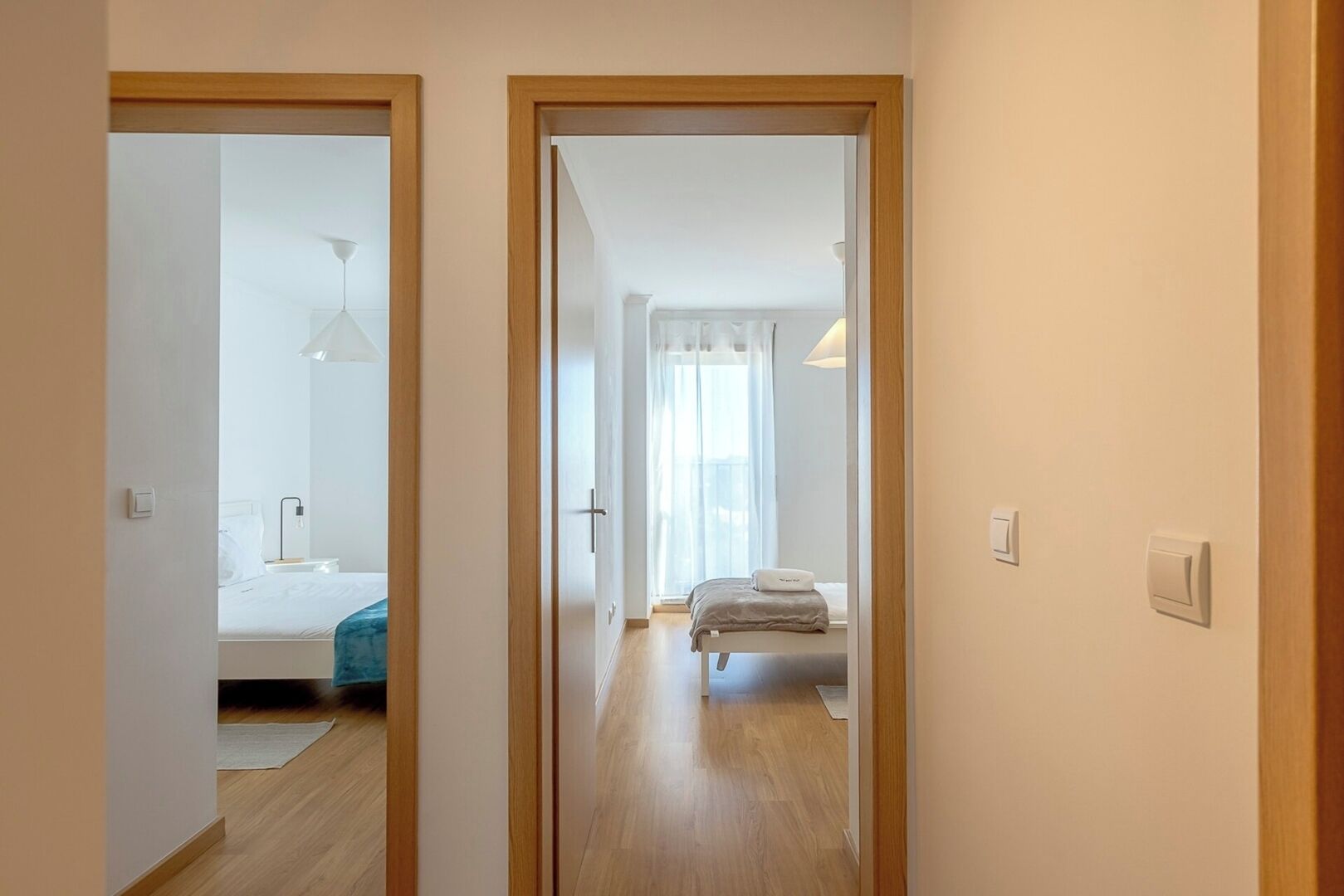 Fer et planche à repasser, lit parapluie, Wi-Fi, draps fournis