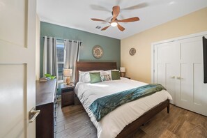 مكتب ومكواة/لوح كي وواي فاي مجانًا وملاءات أسرّة