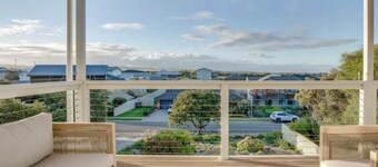 Morrison at Middleton
Surf, Sun, Sand and explore the best of the Fleurieu 🌊