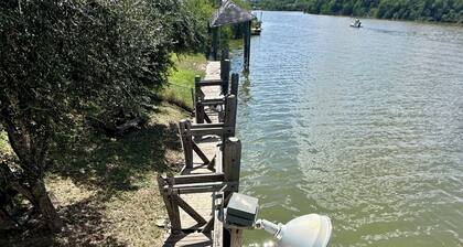 Fishing Fantasies at Koa’s Cottage in Rio Hondo, Private Fishing Pier