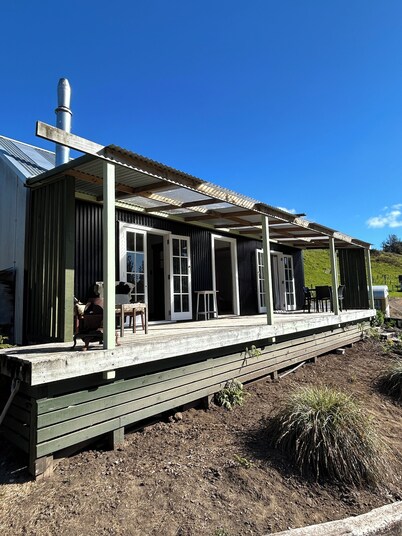 Off Grid 2-bedroom cabin in Onaero perfect for relaxing getaways