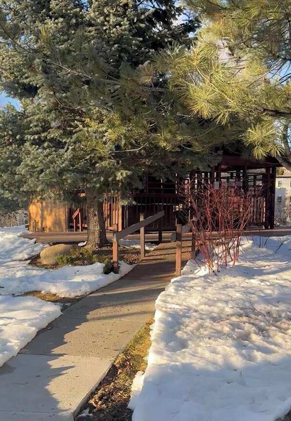 Property grounds - Mountain/Ski View 1st Floor on Free Bus Route for your vacation getaways (Steamboat Springs)