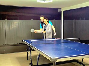 Games room - Breeze Retreat: Near TPA, Beaches & City Access. (Tampa)