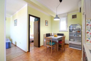 Dining - Holiday apartment with air conditioning (Pula)