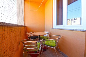Outdoor dining - Holiday apartment with air conditioning (Pula)