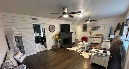 Peaceful, cozy home with firepit