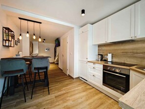 Coffee/tea maker, fridge, oven, stovetop - Holiday home with terrace and two bedrooms (Jadranovo)
