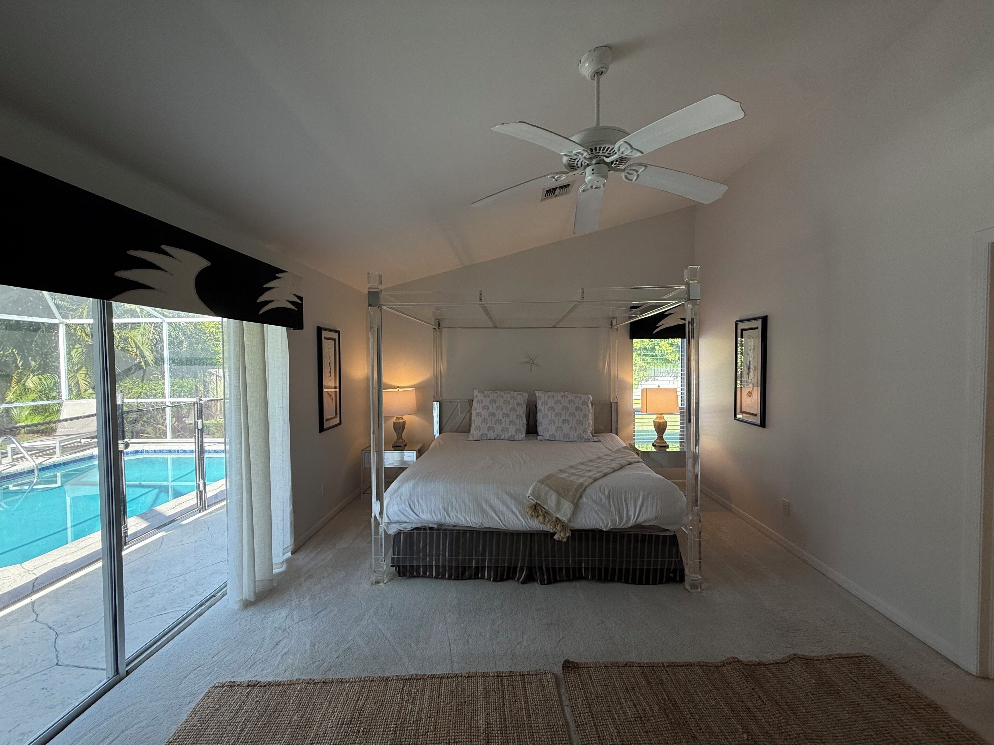 مكواة/لوح كي وواي فاي وملاءات أسرّة