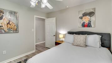 Iron/ironing board, WiFi, bed sheets