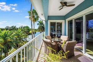 Terrace/patio - Luxury 3-Bed Villa in Britannia near Camana Bay (George Town)