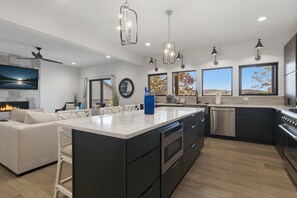 Fridge, microwave, oven, stovetop - New Lakefront Home with Private Dock, Game Room & Firepit at 9MM (Lake Ozark)