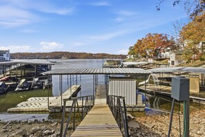 Marina - New Lakefront Home with Private Dock, Game Room & Firepit at 9MM (Lake Ozark)
