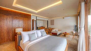 One Bedroom Luxury Serenity Cabin | Premium bedding, minibar, desk, free WiFi
