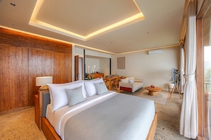 One Bedroom Luxury Serenity Cabin | Premium bedding, minibar, desk, free WiFi