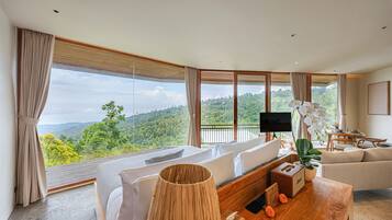One Bedroom Luxury Panoramic Cabin | Minibar, desk, free WiFi, bed sheets