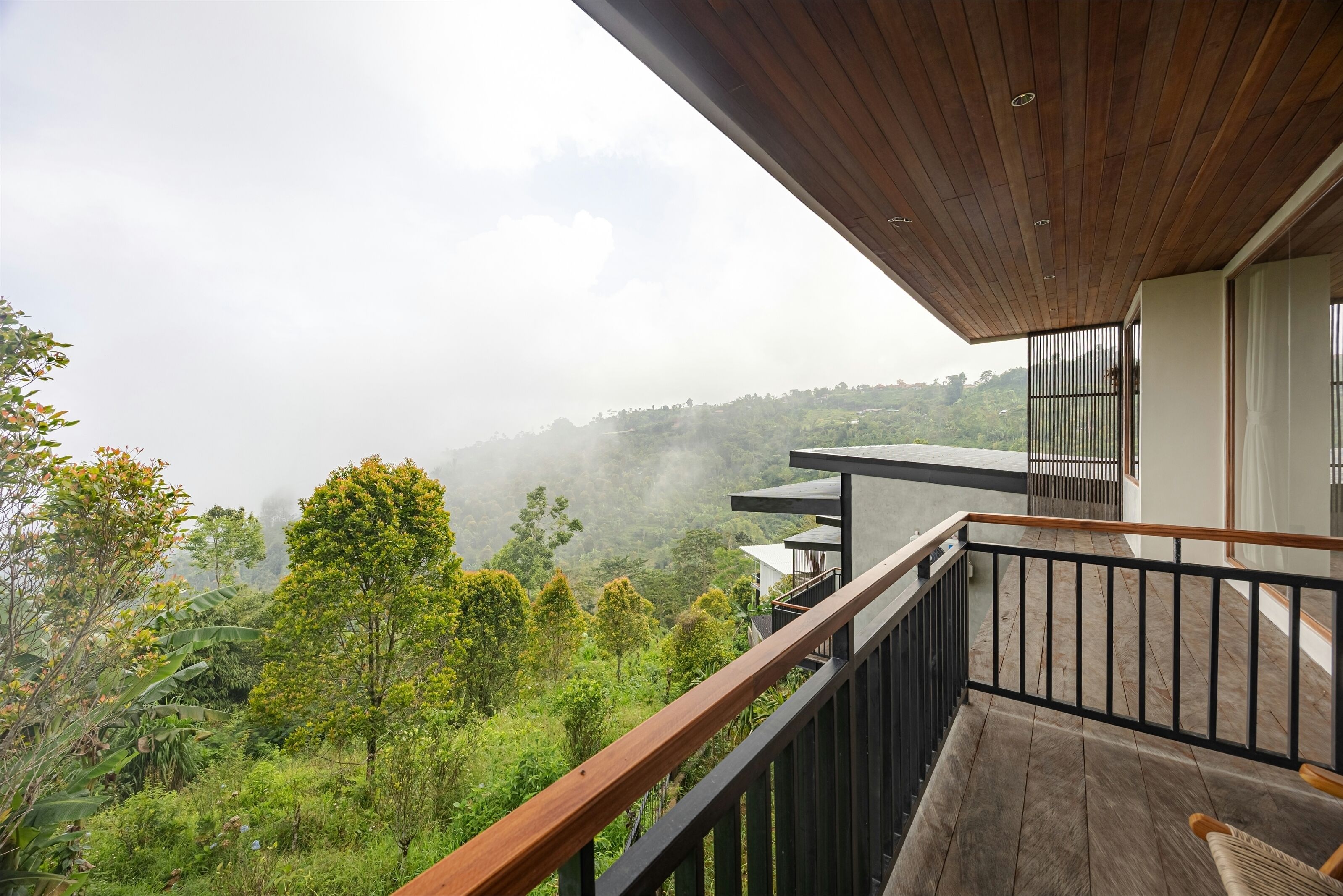 One Bedroom Luxury Serenity Cabin | Balcony