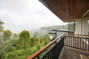 One Bedroom Luxury Serenity Cabin | Sacada