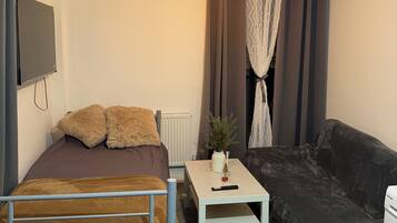1 bedroom, iron/ironing board, WiFi
