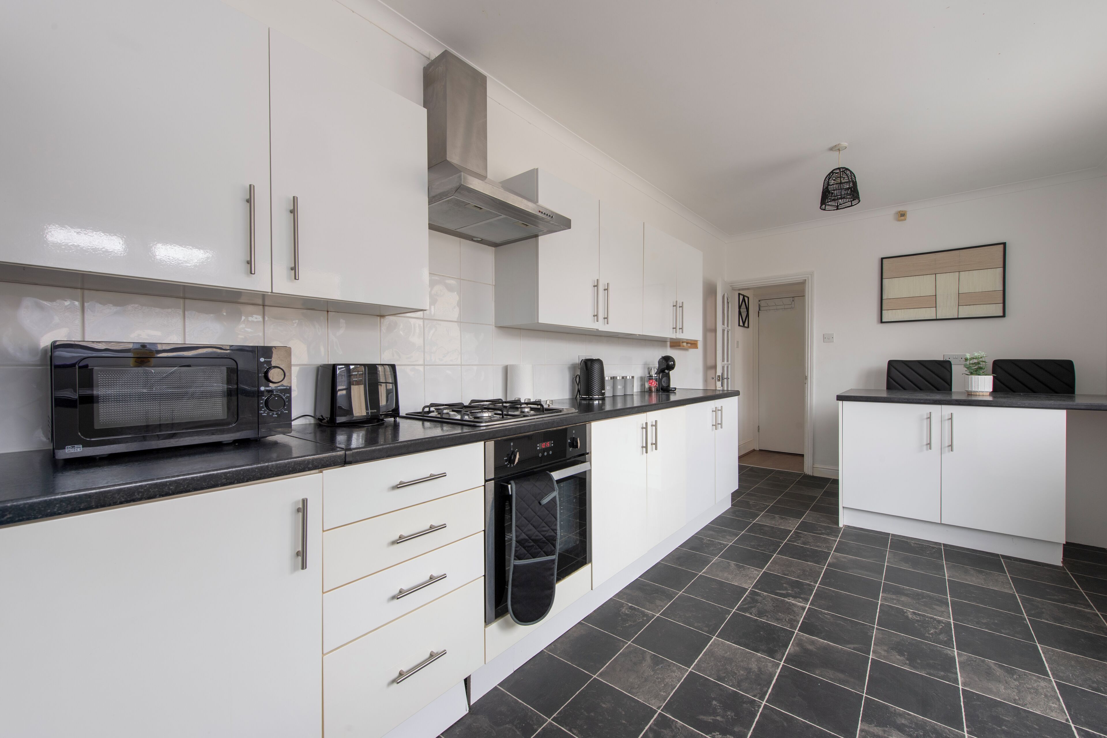 Fridge, microwave, oven, coffee/tea maker