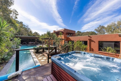 Solterra | Luxury 25m Pool, Spa and Coastal Acreage Mudjimba | 5Mins Airport