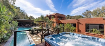 Solterra | Luxury 25m Pool, Spa and Coastal Acreage Mudjimba | 5Mins Airport