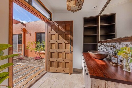 Solterra | Luxury 25m Pool, Spa and Coastal Acreage Mudjimba | 5Mins Airport