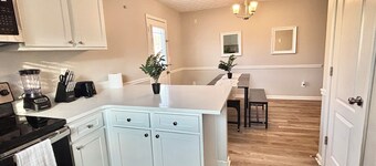 Spacious 5-bedroom Game House in beautiful Jonesboro with AC and Home Gym