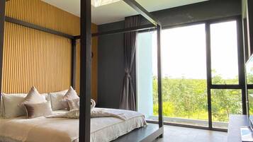 Luxury Villa, 2 bedrooms, 1 living room Zone B | Bureau, espace de travail pour ordinateur portable, rideaux occultants