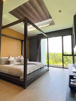 The Ultimate Pool Villa | 特色装修、办公桌、笔记本电脑工作区、遮光窗帘