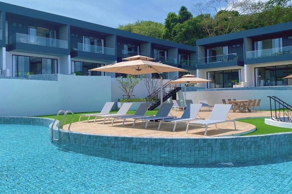 10 kolam renang outdoor