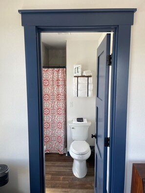 Bathroom - Duncklee Room 202, Hyland Hotel (Palmer)