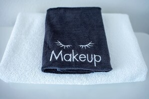 Miscellaneous - Bugge Room 203, Hyland Hotel (Palmer)