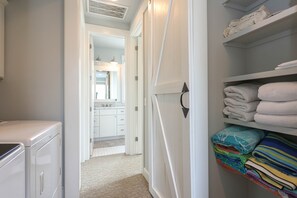 Interior - Hope Cottage at Carlton Landing (Carlton Landing)