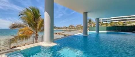 Ulkouima-allas, lämmitetty uima-allas