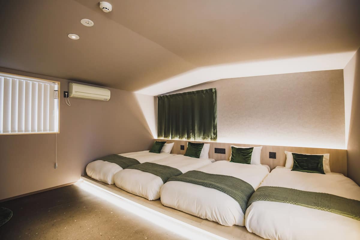 Deluxe-huoneisto | Pimennysverhot, silitysrauta/-lauta, ilmainen Wi-Fi