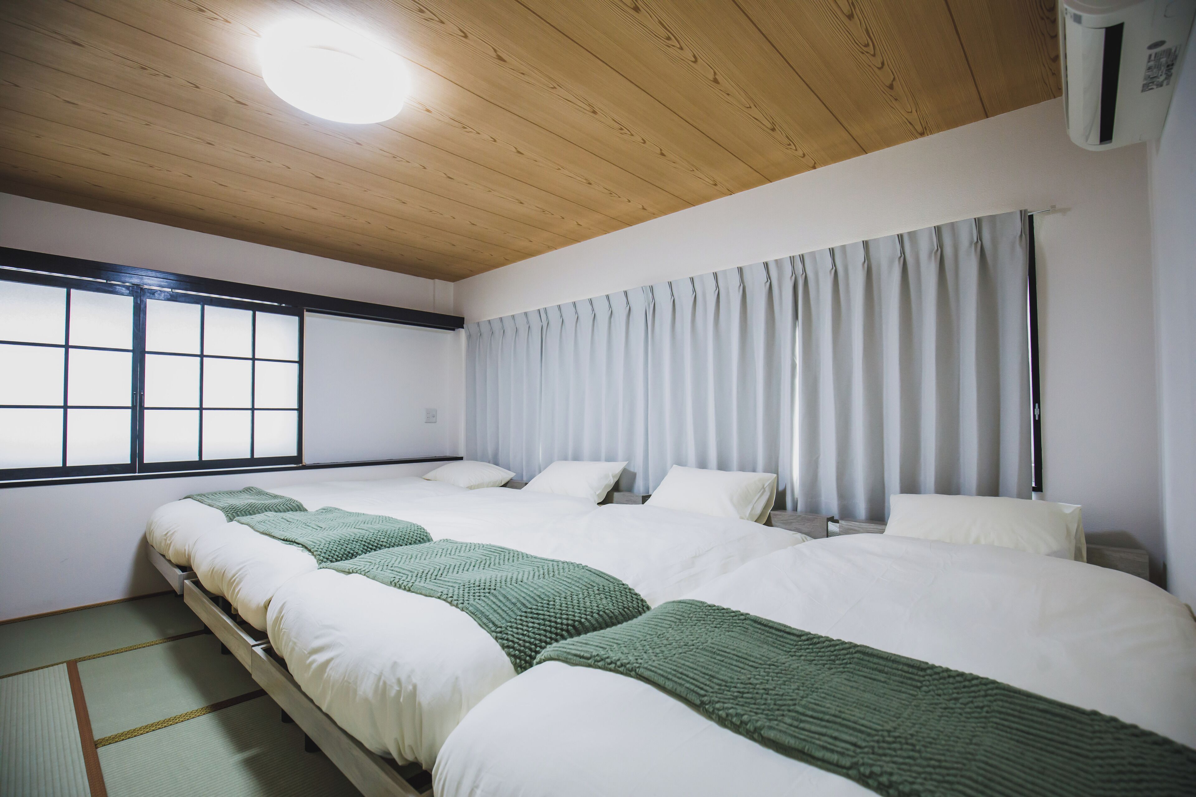 Deluxe Apartment | Blackout curtains, iron/ironing board, free WiFi