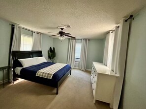 3 chambres, fer et planche à repasser, Wi-Fi, draps fournis