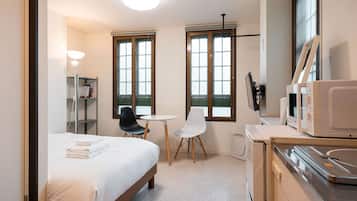 Deluxe Double Room, Bay View | Free WiFi