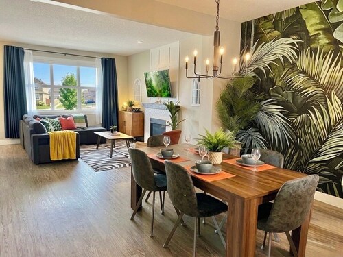 Family-Friendly Jungle Themed Getaway with Games, Deck, and King Bed