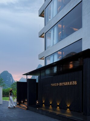 Property entrance - Xiwang Jinlai SOOOAN Resort Hotel (Guilin)