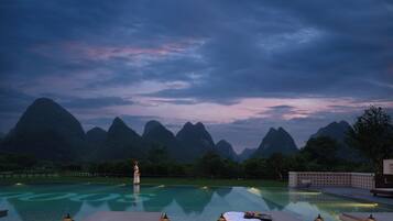 Kolam renang terbuka