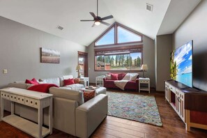 TV, offices - Stylish Riverstone Condo: Family Fun with Bunk Room! (Coeur d'Alene)