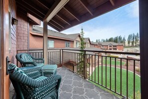 Property grounds - Stylish Riverstone Condo: Family Fun with Bunk Room! (Coeur d'Alene)